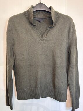 BANANA REPUBLIC 100% EXTRA FINE MERINO WOOL SWEATER